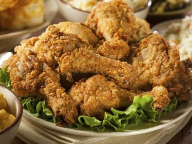 "너 없이 어찌살라고" '국민음식' 삼겹살, 치킨의 배신?