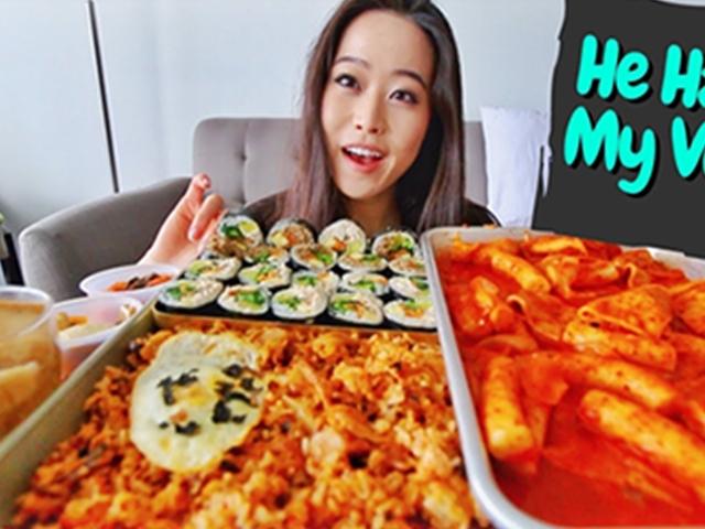 먹방 앞에 앉은 이들