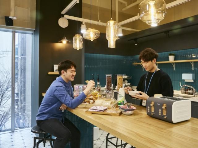 맥주 빼고 아침식사 제공하는 첫 공유<strong>오피스</strong>