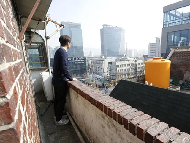 “꼭 <strong>우물</strong> 밖으로 나갈거야” 옥탑방서 추락한 20대 꿈