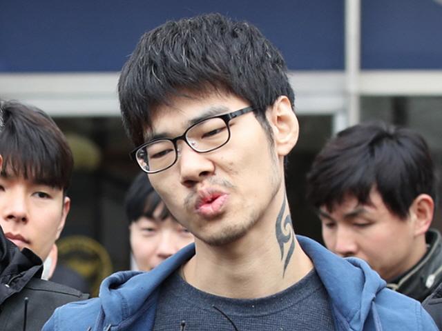 '강서 PC방 살인' 김성수 동생 "형 무서워서 못 말려"