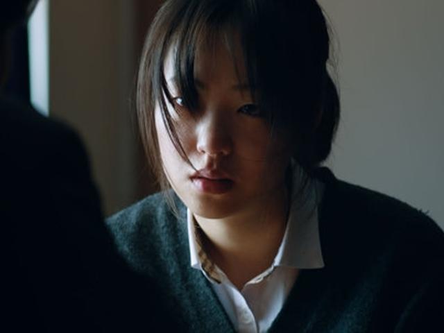 영화 <strong>죄 많은</strong> <strong>소녀</strong>. 집단은 절대 사과하지 않는다