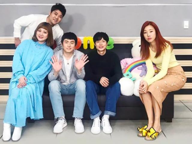 ‘나혼자’, <strong>전현무</strong>·<strong>한혜진</strong> 결별 발표 후 마지막 단체사진 공개