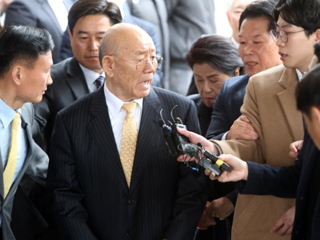 “이거 왜 이래” 광주 또 할퀸 <strong>전두환</strong>