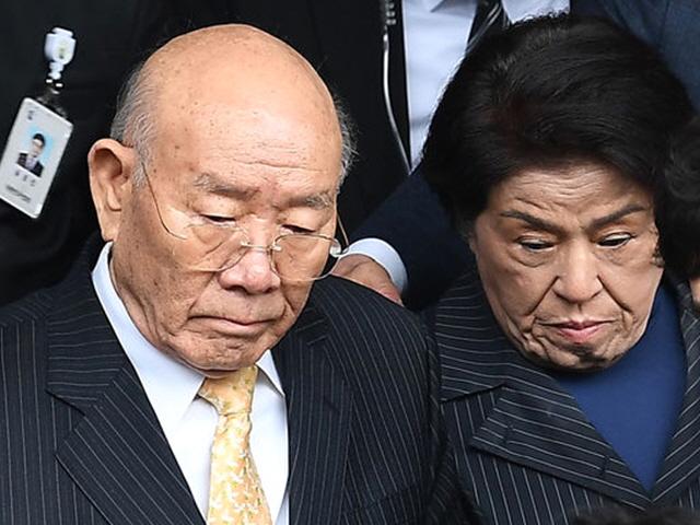 <strong>전두환</strong> "<strong>자택</strong> 추징, 구순노인 생존 위협"…검찰 "차명재산 명백"