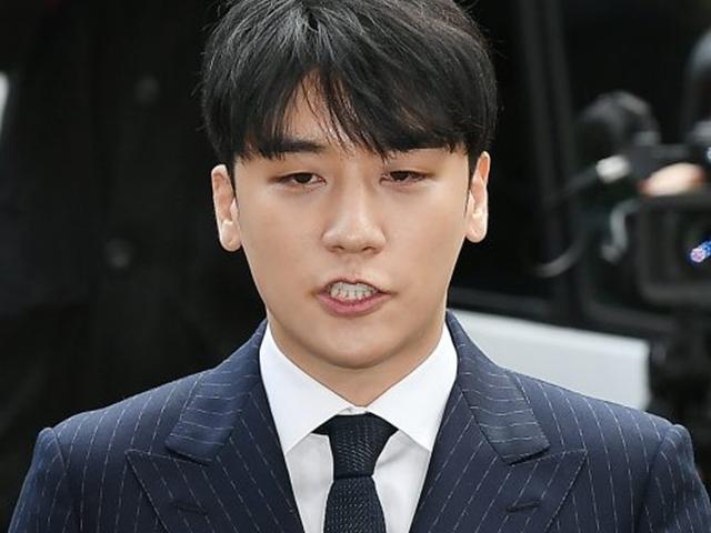 '성매매 알선' 혐의 <strong>승리</strong>, 미리 준비한 멘트만..답변은 NO