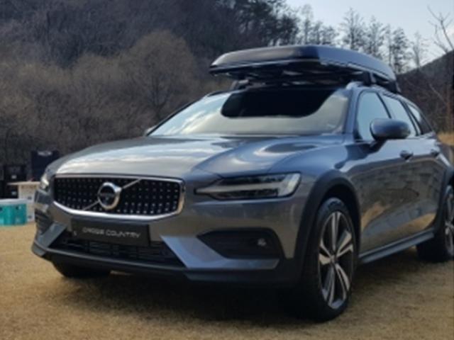 '딸 둘 아빠 제대로 홀린' 볼보 V60크로스컨트리
