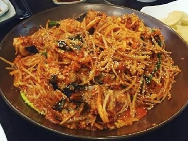 매콤&아삭한 콩나물과 쫄깃한 식감이 일품! <strong>아귀찜</strong> 맛집