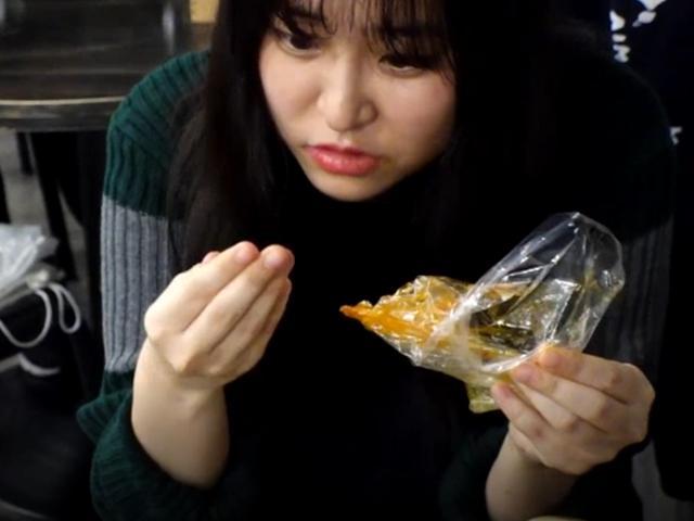 치킨·족발·<strong>닭발</strong> 먹을 때 비닐장갑 껴도 손에 기름 묻는 이유