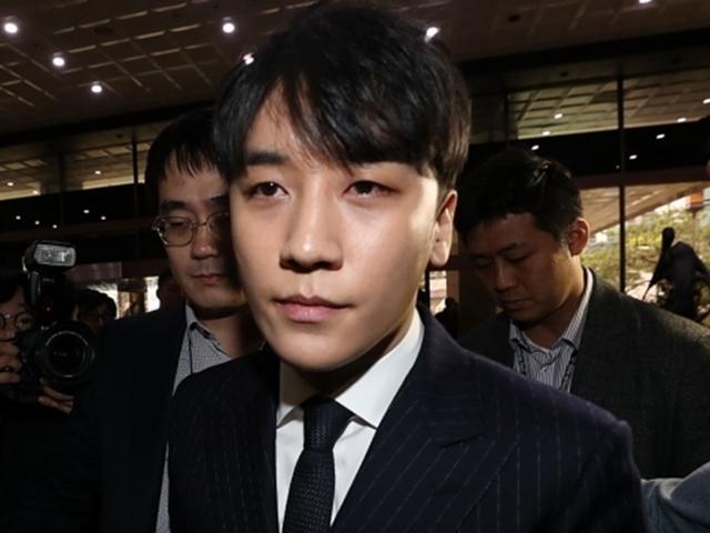 '<strong>승리</strong> 미용실' 원장 "당당+죄의식 無? 사실아냐…풀메이크업도 없었다"