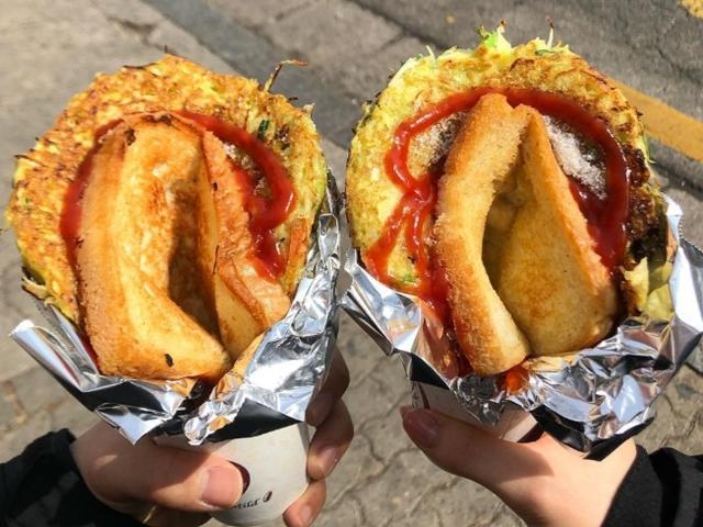흘러 넘치는 토핑! 옛날 <strong>토스트</strong> 맛집 BEST 5