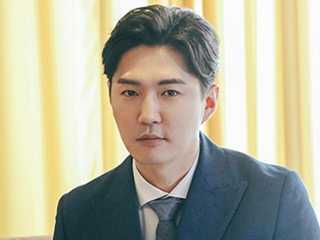 <strong>god</strong> 데니안 측 "샴페인바 탈세? 등록업종 결정에 참여 안했다"[공식입장]