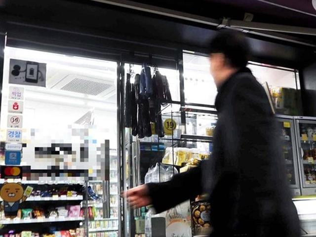 호텔리어 퇴직 4년째 알바 "아프지 않기만 원해"