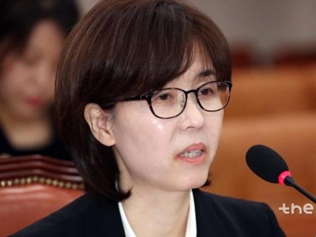 이미선 청문회... 與조차 "주식이 왜 이렇게 많아" 탄식
