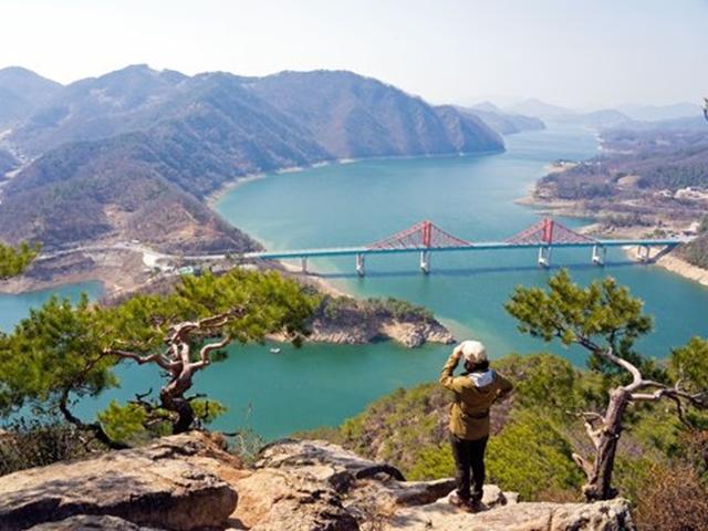 산길·물길·하늘길… <strong>청풍호반</strong> 봄 알리는 세 가지 길