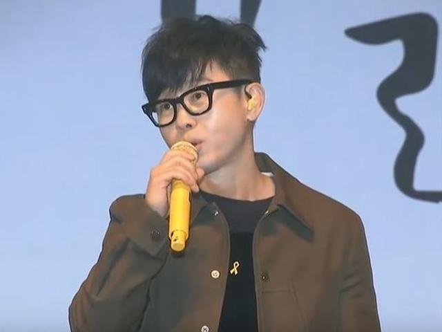 가수 <strong>이승환</strong>, 세월호 추모 방해 세력에 일침 “창피한 줄 알라”