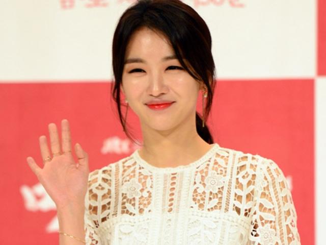 장희진, <strong>훈남</strong> 사업가와 결혼 전제 열애 중