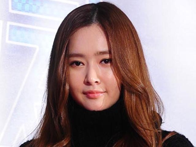 <strong>메이비</strong> "오늘(19일) <strong>모친</strong> 빚투 해결, 제 잘못...남편과 아이들에 미안"