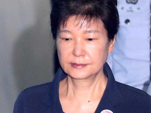 박근혜 전 <strong>대통령</strong> ‘귀가’무산…특별사면 아니면 징역 다 채워야