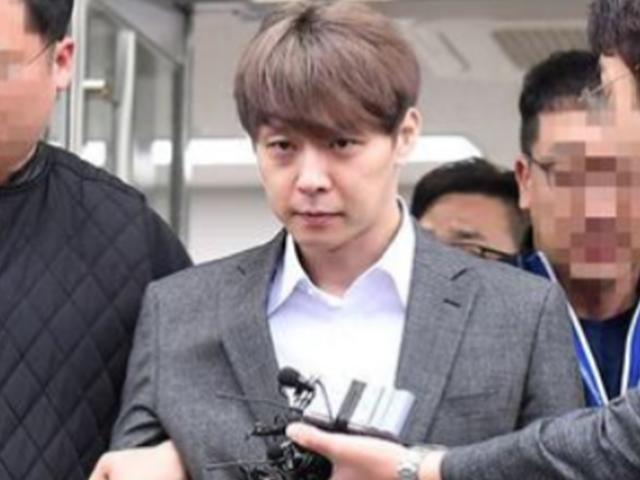 '<strong>마약</strong> <strong>투약</strong>' 박유천 구속..법원 "증거 인멸·도주 우려"