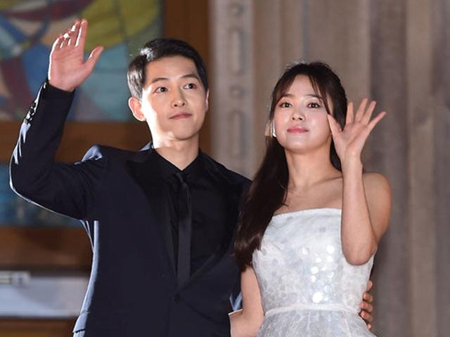 송중기 결혼반지 착용→♥송혜교 불화설 일축..논리도 줏대도 없는 中 보도
