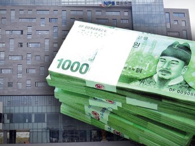 쥐꼬리 국민연금에···모은돈 쓰다 82세에 '텅장' 된다