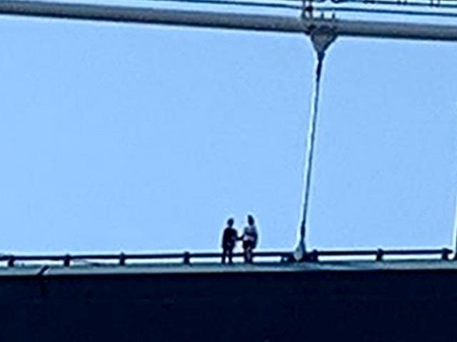 "00야" 경찰관이 딸 이름 부르자 마음 바꾼 울산대교 모녀