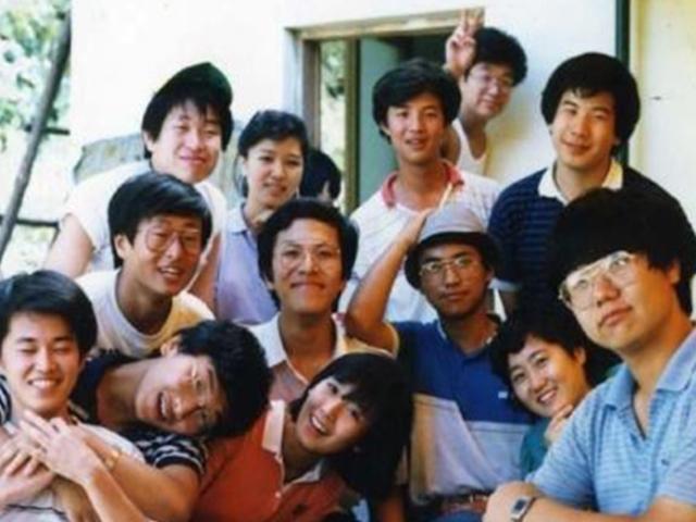 '이들은 커서 대한민국 수뇌부가 됩니다' 전설이 된 <strong>서울대</strong> 82학번 MT사진