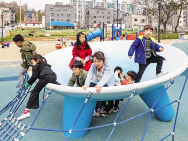 1세대 벤처 5인방이 선물한 '꿈의 <strong>놀이터</strong>'