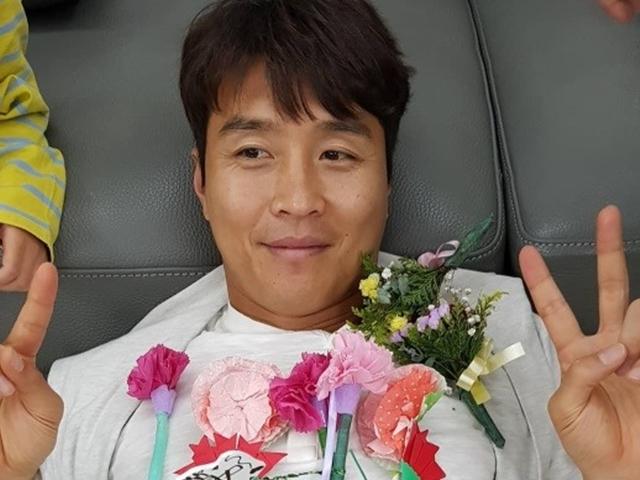 이동국, 어버이날 카네이션 부자 "보통 꽃 다섯<strong>개정</strong>도 받지 않나"