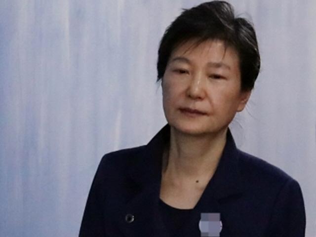 “박근혜, ‘강제징용 <strong>판결</strong> 개망신 안 되도록’ 지시…배상 책임 없는 <strong>판결</strong> 의미”
