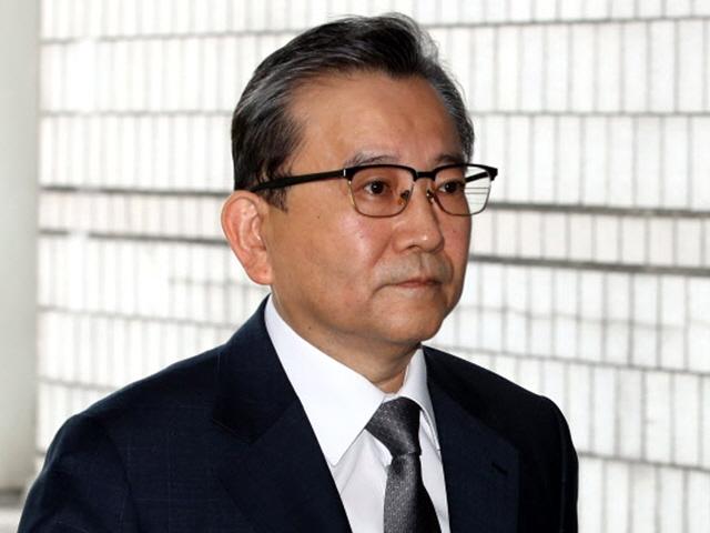 김학의 최후진술 “창살 없는 감옥서 살아”… 오늘밤 구속여부 결정