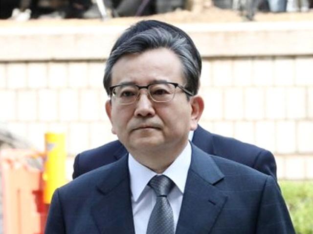 <strong>김학의</strong> 구속후 첫 소환… 사실상 조사 거부