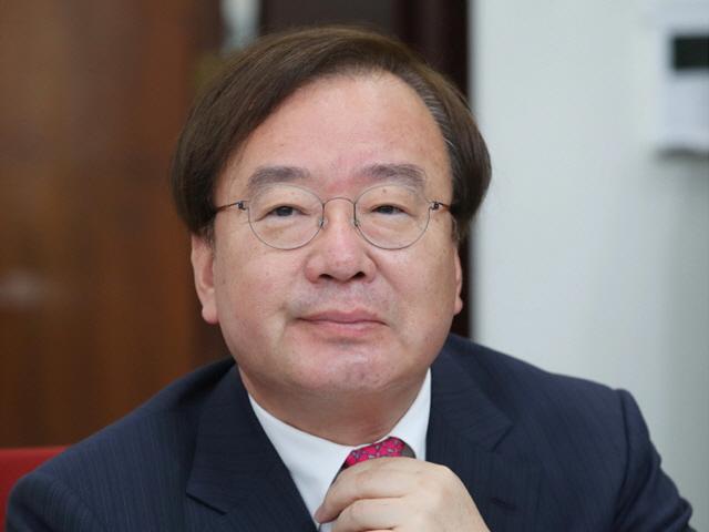 강효상 “한·미 정상 통화 내용, 국민 알권리 있다···청와대가 사과해야”