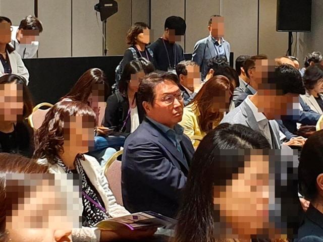 최태원 <strong>SK</strong> <strong>회장</strong> '사회적 가치' 추진에 동거인 김희영씨 역할한 듯