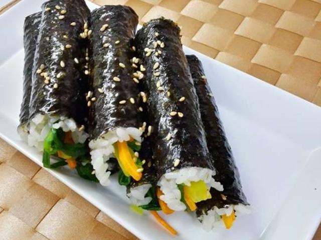 <strong>광장시장</strong>의 별미 마약김밥따라하기
