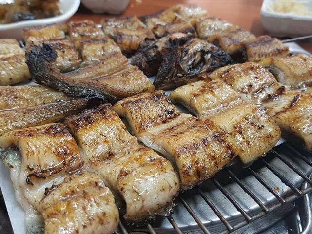 산속인데도 줄 서서 먹네? 주민들도 극찬한 충남 <strong>공주</strong> 맛집 추천