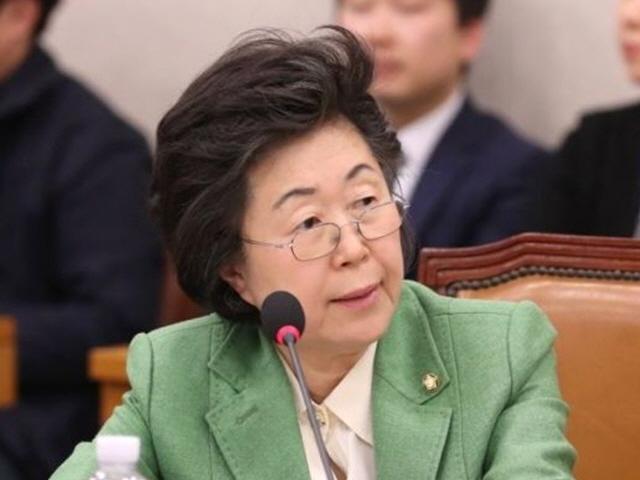 "<strong>국회</strong>의원 차 어디든 갈 수 있다" 이은재 의원, 무단<strong>진입</strong>·갑질 논란