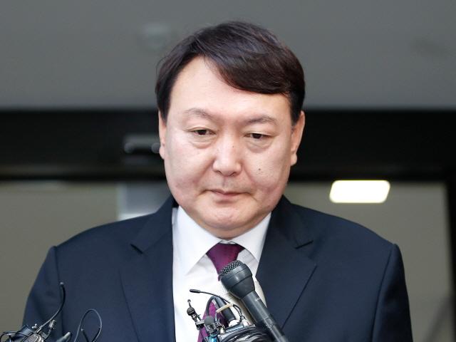 ‘신임 검찰총장’ 윤석열은 누구…늦깎이 ‘특수통’ 검사에서 총장까지