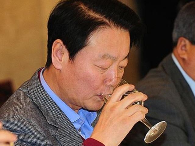 <strong>한선교</strong>가 만든 놀라운 변화… 좌식에서 입식으로, 걸레질에서 카페로