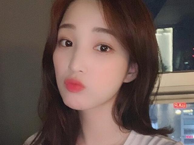 속도위반? 이른 나이 유부남, 유부녀가 된 '품절 스타'