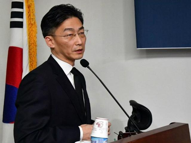 '한국당 영입 대상' 이국종 "과대평가…민주당과 더 자주 접촉"