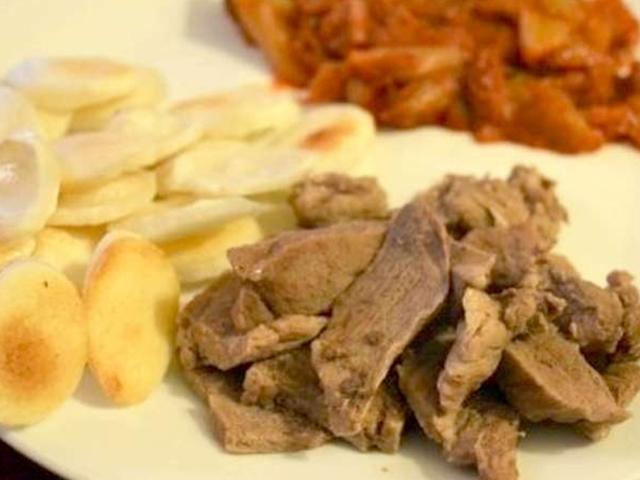 김풍 세프, 고기와 썸타는 <strong>떡국떡</strong> 삼합 만들기