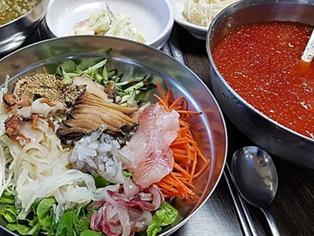요즘 SNS에서 '핫'한 미식가들의 성지, 울릉도 맛집 추천