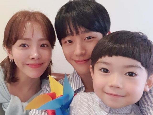 한지민X정해인, 점점 닮아가는 '봄밤' 이유커플..눈빛에 꿀이 뚝뚝