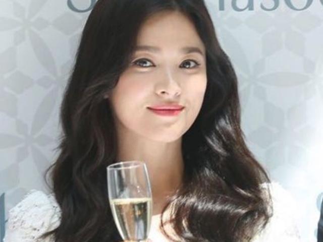 송혜교, 중국에서 <strong>화장품</strong> 광고행사···파경 후 첫 나들이