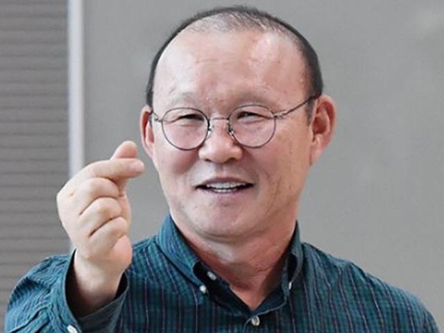베트남<strong>축구협회</strong>, 박항서 감독에게 3년 재계약 제안…연봉 언급 無