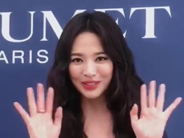 ‘파경’ <strong>송혜교</strong> <strong>근황</strong>…미소 지으며 “지금은 모나코”