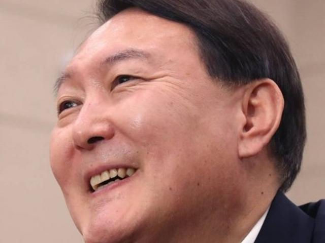 '윤석열 검찰총장 시대' 열렸다'…임명 재가