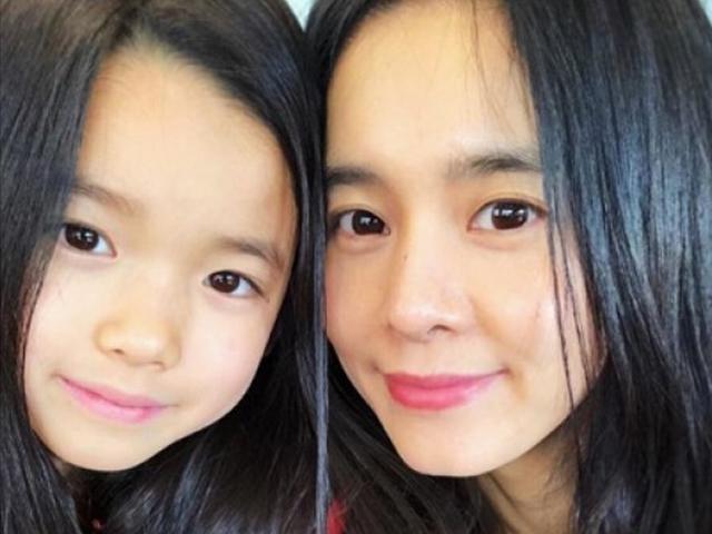 "엄마 판박이"…션, <strong>정혜영</strong>과 딸 하엘 사진 공개